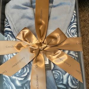 Casa Zeta Jones Robe